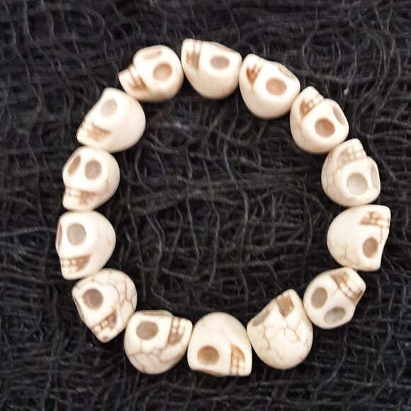 Skulls Stretch Bracelet Halloween Jewelry Skeleton Bones - Picture 1 of 8